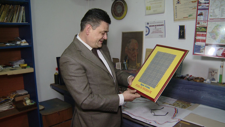 Poveste de dreapta, desenata cu mana stanga Imagine