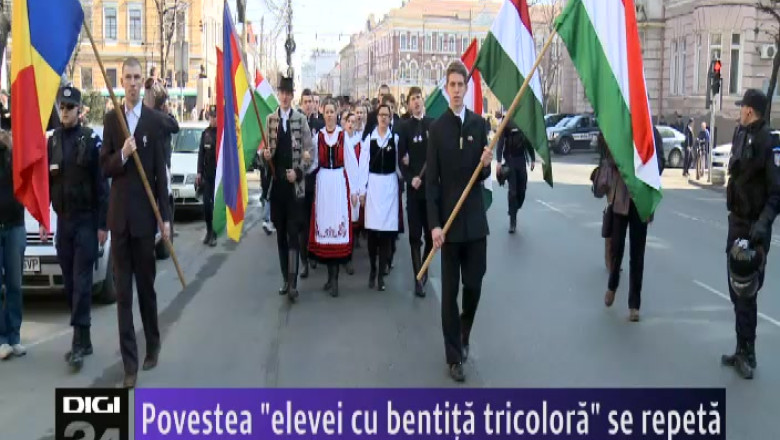 Povestea "elevei cu bentita tricolora" se repeta Imagine