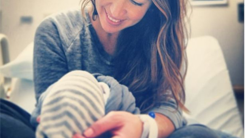 Povestea unui bebelus cu sindromul Edwards. Parintii l-au fotografiat in cele zece zile de viata Imagine