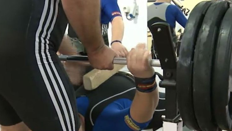 Powerlifting: timisoreanul Sorin Cazacu, record national de ridicare a greutatii Imagine