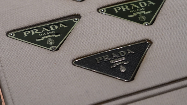 Prada cumpara rivala Versace. Care este valoarea tranzactiei Imagine