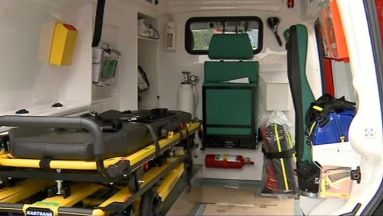 Prahova. O ambulanta cu trei pacienti s-a ciocnit cu un camion Imagine