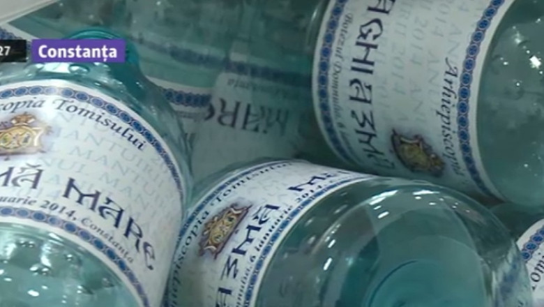 Pregariri de Boboteaza. 120.000 de sticle cu apa sfintita pentru credinciosii din Constanta Imagine