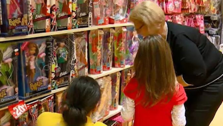 Pregatiri de Mos Nicolae. Parintii si-au stabilit bugetele pentru acest an Imagine