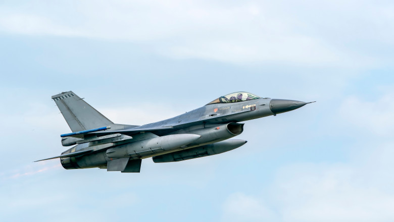Pregatiri in caz de razboi. NATO va construi spre estul Europei un sistem de conducte pentru livrari de combustibil Imagine
