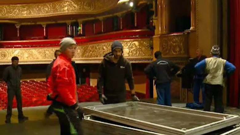 Pregatiri pentru Balul Vienez. Sala de spectacole a Teatrului National din Timisoara primeste o noua infatisare Imagine