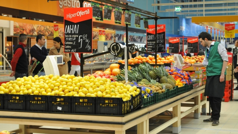 Pregatiri pentru masa de Revelion. Cele mai aglomerate au fost pietele si marile magazine Imagine