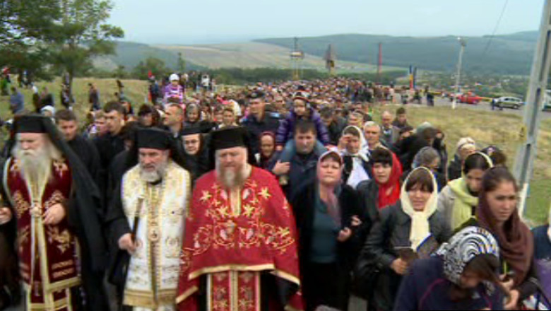 Pregatiri pentru "Drumul Crucii". Procesiunea de la Hadambu va incepe maine de la ora 16.00 Imagine