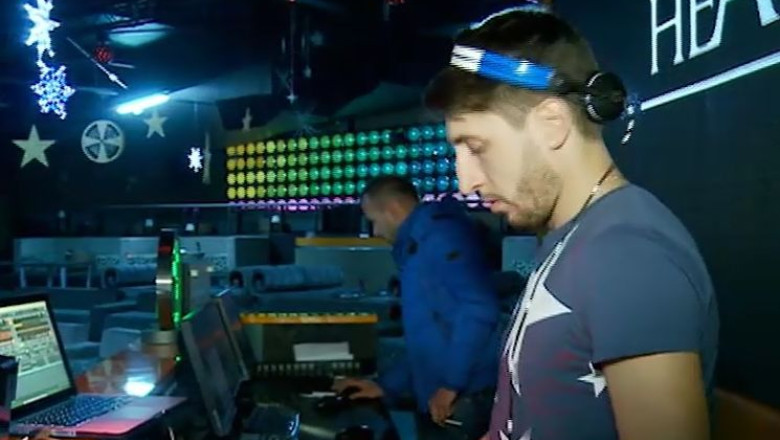 Pregatiri pentru Revelion in club. Petreceri tematice, animatori, muzica buna Imagine