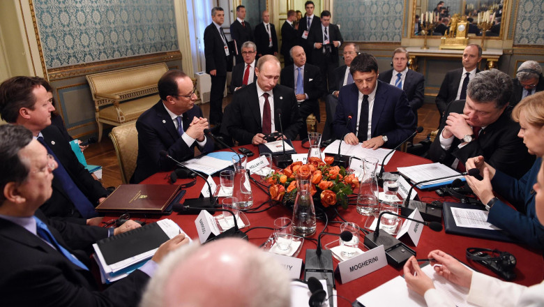 Pregatiri pentru un eventual atac la Mariupol. P. Porosenko: Suntem pregatiti sa spulberam inamicul Imagine