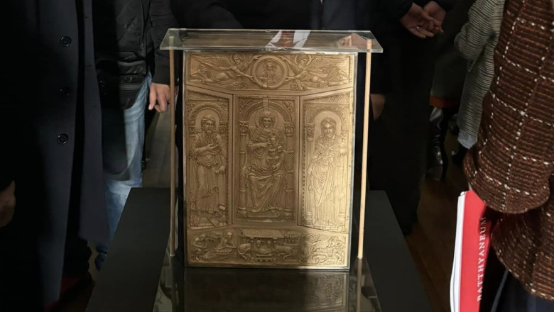 Premiera: Codex Aureus, cel mai important manuscris medieval occidental din Romania, expus publicului roman pentru prima data Imagine