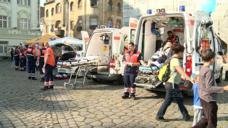 Premiera la Timisoara - Ziua Serviciilor Publice. Dotarile regiilor si institutiilor, scoase in piete Imagine