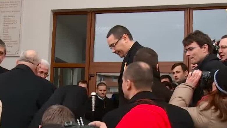 Premierul Victor Ponta, huiduit la Cluj-Napoca Imagine