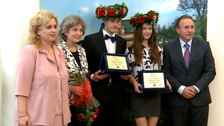Premii simbolice pentru elevii exceptionali ai Iasiului  Imagine