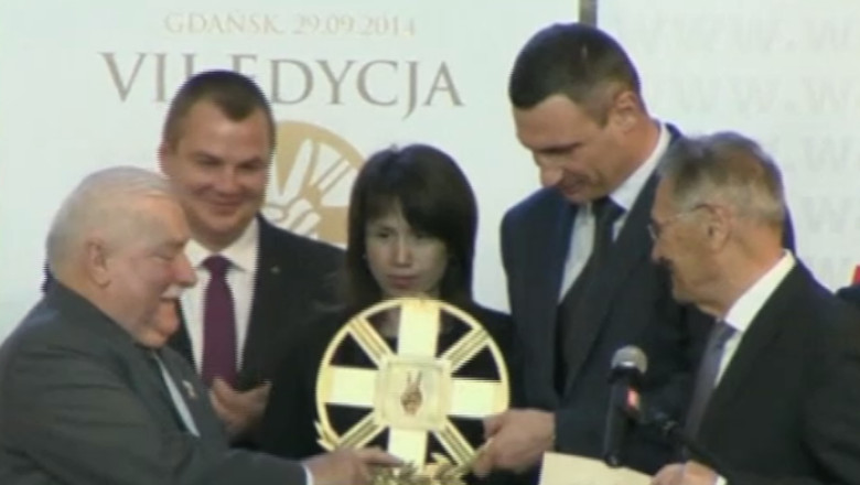 Premiul „Lech Walesa” pentru liderii „Maidanului”. Din comitetul de decernare face parte si Emil Constantinescu Imagine