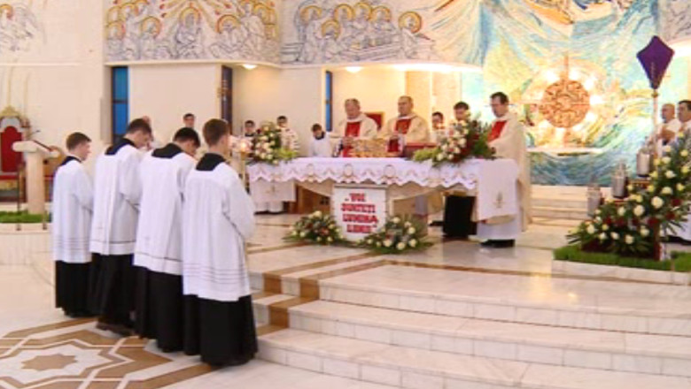 Preotii catolici au de raspuns la un sondaj pe subiecte tabu Imagine