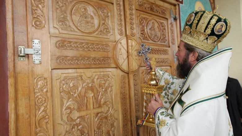 Preotii fac campanie electorala pentru candidatul „care sa fie ortodox, sa faca Sfanta Cruce”. Ce spun reprezentantii BOR Imagine