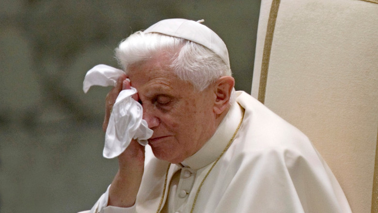 Preotul Francisc Dobos, despre protocolul pentru Benedict al XVI-lea: Va fi mult simplificat, nu va fi decat o inmormantare Imagine