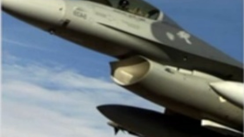 Presa: Avioane rusesti s-ar fi apropiat de granitele Romaniei. MApN nu comenteaza informatia Imagine