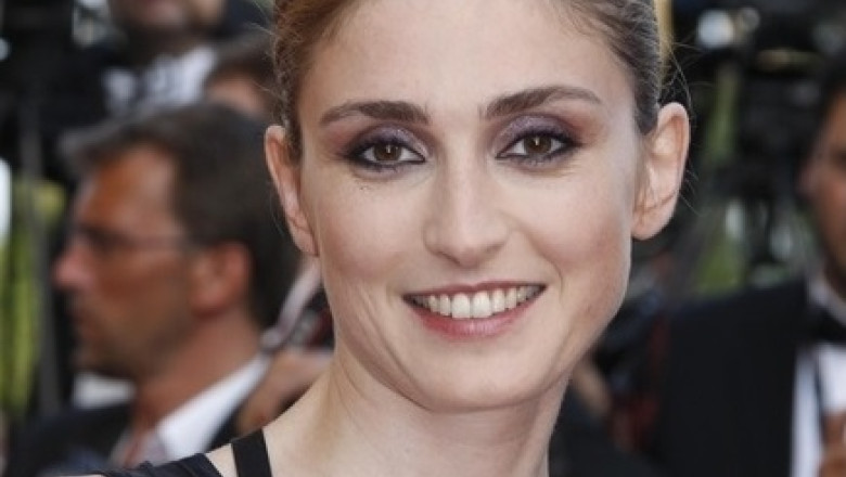 Presa franceza: Julie Gayet se desparte de Francois Hollande Imagine