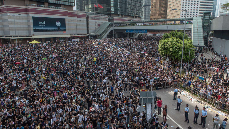 Presa mondiala relateaza protestele din Hong Kong: Confruntarile amintesc de manifestatiile din Piata Tienanmen, din 1989 Imagine