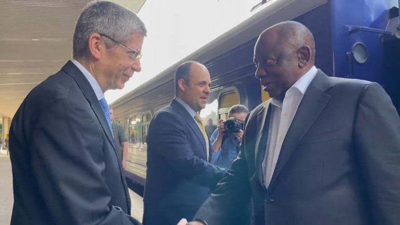 Presedintele Africii de Sud, unul dintre prietenii lui Putin, a venit in vizita la Kiev si se va intalni cu Zelenski Imagine