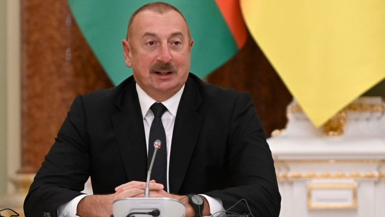 Presedintele Azerbaidjanului Ilham Aliev, aflat la putere de 12 ani, a fost reales pentru al cincilea mandat Imagine