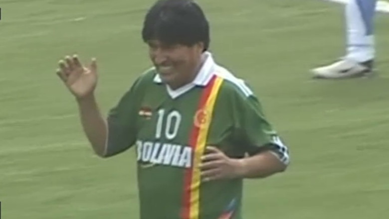 Presedintele Boliviei devine fotbalist profesionist la 54 de ani Imagine