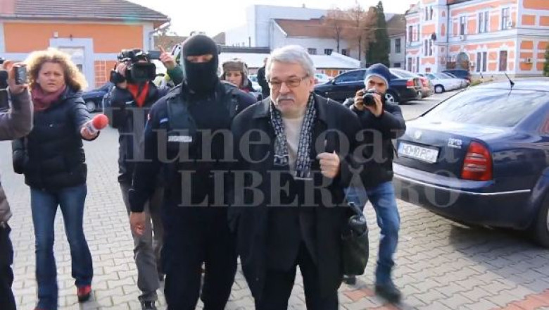 Presedintele CJ Hunedoara, retinut de DNA Imagine