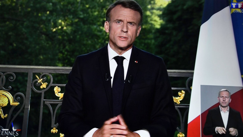 Presedintele Emmanuel Macron anunta ca guvernul demisionar va fi in functie cel putin pana la jumatatea lunii august Imagine