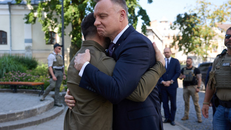 Presedintele Poloniei spune ca disputa cu Ucraina privind cerealele nu va afecta „semnificativ” relatiile dintre cele doua tari Imagine