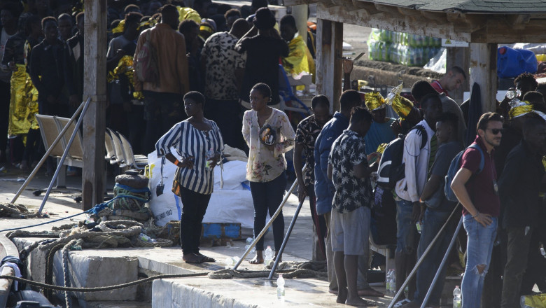 Presedintele Tunisiei respinge fondurile UE oferite pentru a reduce migratia. „Tunisia nu accepta nimic care sa semene cu mila” Imagine