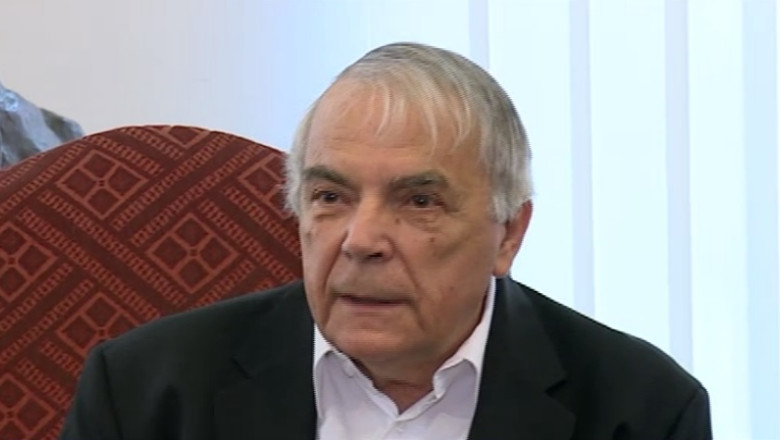 Presedintele Uniunii Scriitorilor il ironizeaza pe ministrul Invatamantului: „Inteleg chiar si cei cu stranutul lupului, era sa spun vulpii” Imagine