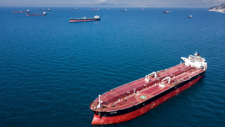 Pretul petrolului a scazut dupa ce Israelul si-a inceput ofensiva in Fasia Gaza Imagine