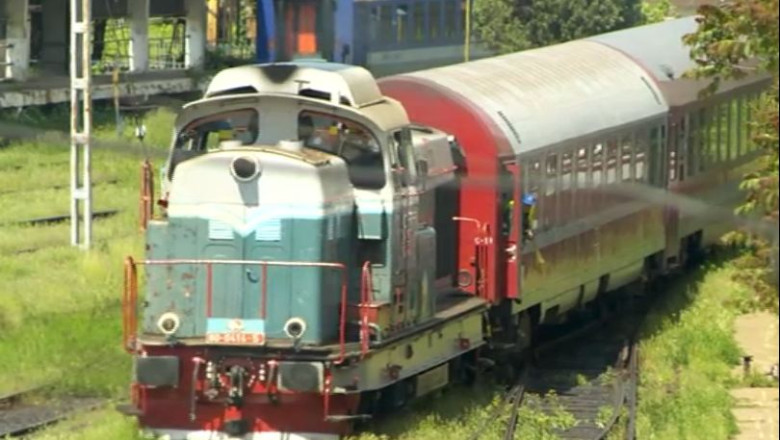 Preturi de Intercity pentru trenuri care circula cu viteza unui personal. Calatorii pot cere inapoi jumatate din banii platiti pe bilet Imagine