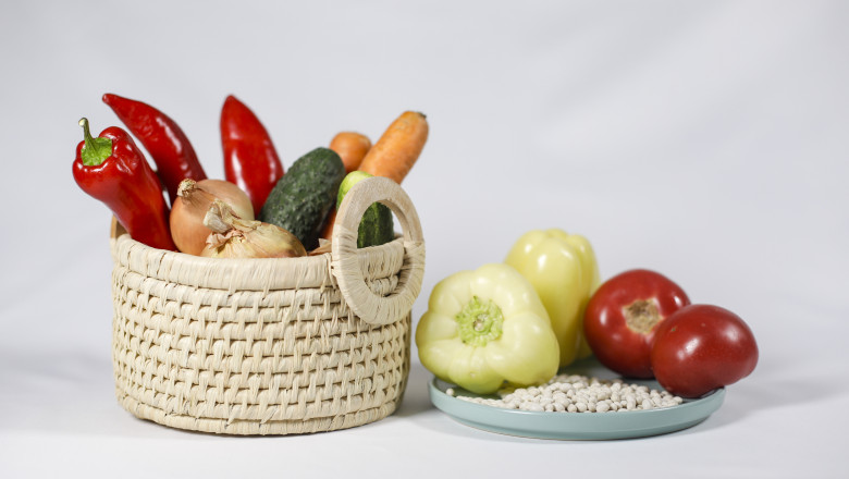 Preturile alimentelor de baza au scazut cu pana la 34%, sustine Consiliul Concurentei Imagine