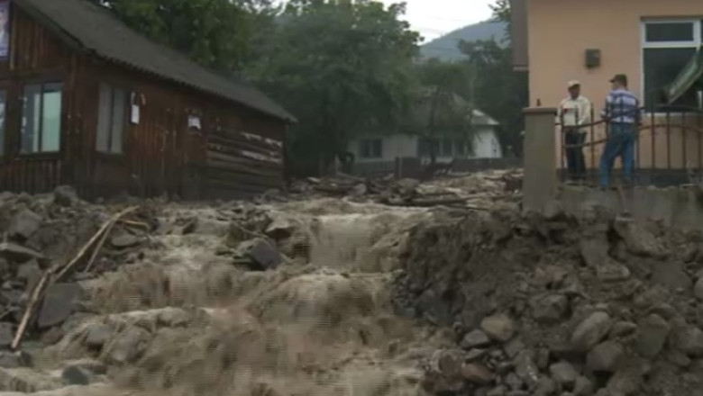 Prevenirea inundatiilor, doar pe hartie. In ultimii ani, au lipsit masurile eficiente de evitare a dezastrelor Imagine