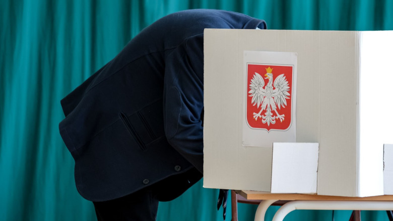 Prezenta mare la turul al doilea al prezidentialelor din Polonia. Viziunile pro-UE si MAGA se ciocnesc duminica la urne Imagine