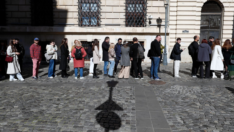 Prezenta record de peste 51,5% la alegerile si referendumul pro-UE din Republica Moldova Imagine