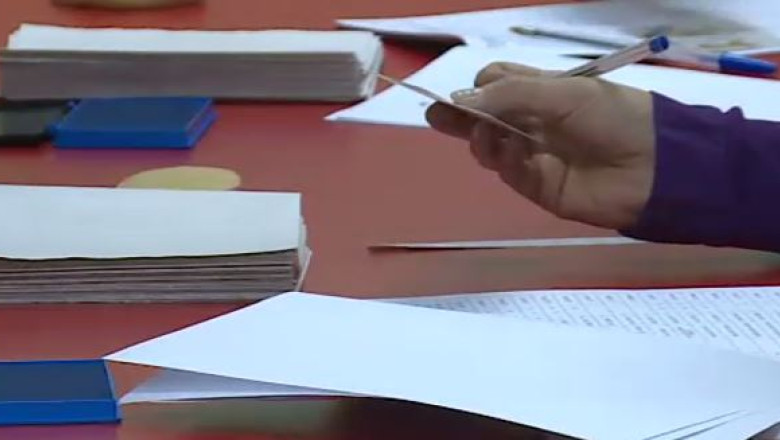 Prezenta record la vot. Alegerile de ieri au adus cea mai mare prezenta la vot in judetul Cluj, din ultimii 18 ani Imagine