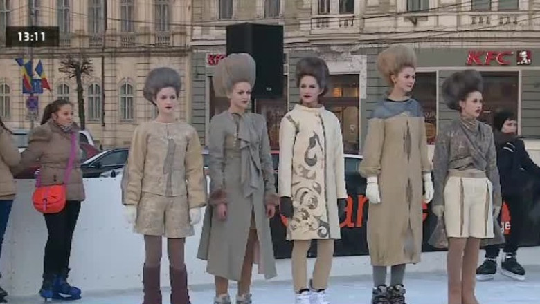 Prezentare de moda pe gheata Imagine