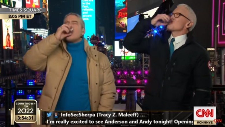Prezentatorii de la CNN sfatuiti sa lase alcoolul in timpul transmisiunilor live de Anul Nou Imagine