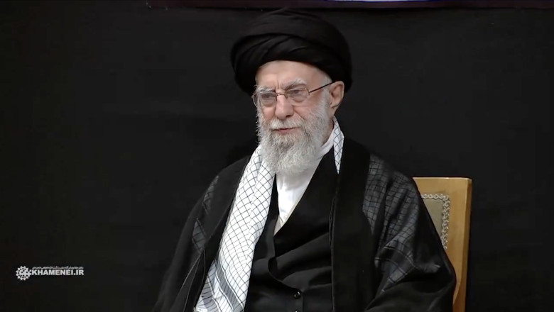 Prima aparitie publica a liderului suprem iranian, dupa razboiul de 12 zile cu Israel. Unde a fost filmat ayatollahul Ali Khamenei Imagine