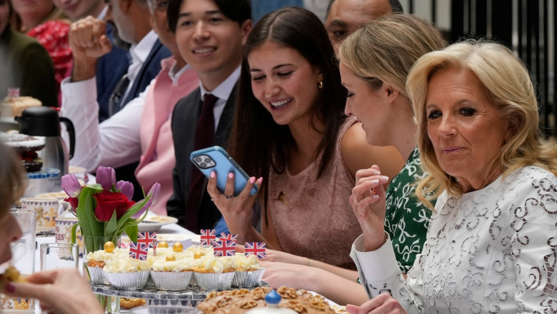Prima Doamna a SUA, Jill Biden, a participat la un dejun in aer liber la Downing Street Imagine
