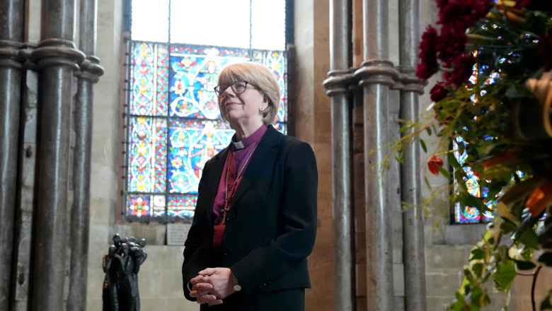 Prima femeie arhiepiscop care va conduce Biserica Anglicana. Cine este Sarah Mullally. „Ura si rasismul nu ne pot dezbina” Imagine