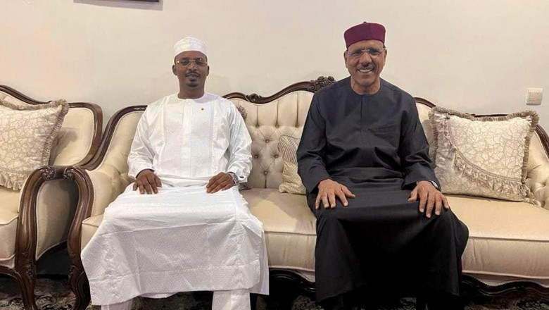 Prima fotografie cu presedintele Nigerului, in captivitate, dupa lovitura de stat Imagine