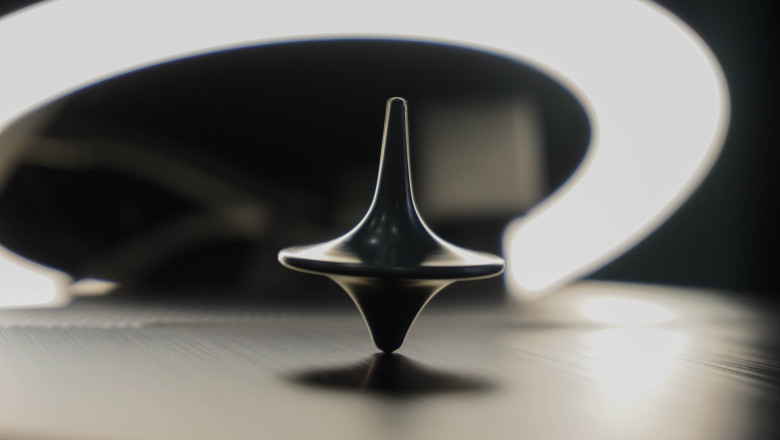 Prima lege a lui Newton, interpretata gresit timp de aproape 300 de ani. Ce cuvant a fost tradus eronat Imagine