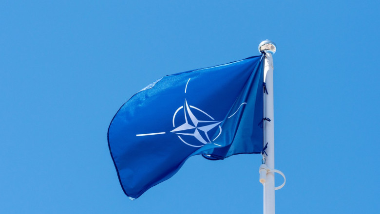 Prima reactie a NATO, dupa ce au fost gasite bucati dintr-o drona ruseasca in Romania: „Monitorizam indeaproape situatia” Imagine
