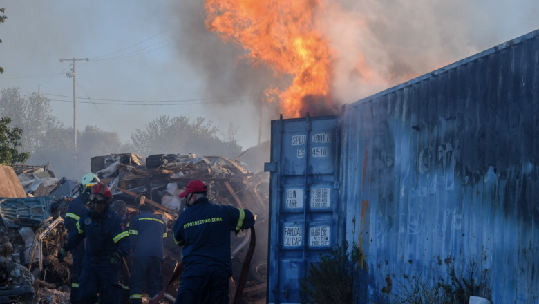 Prima victima a incendiilor din Grecia. Un barbat a murit in timp ce incerca sa-i ajute pe pompieri Imagine