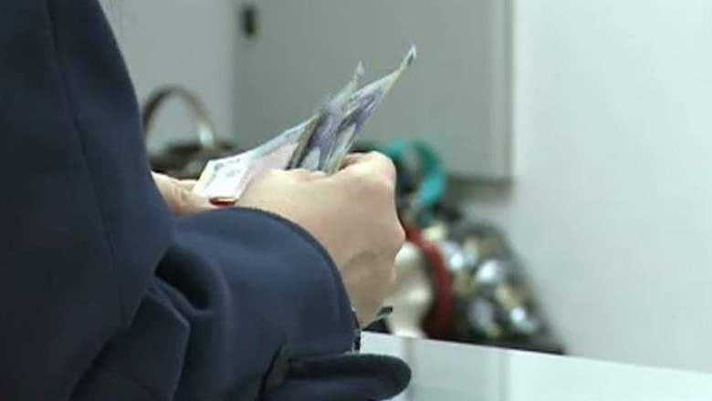 Prima zi de plata a impozitelor si taxelor locale la Timisoara Imagine